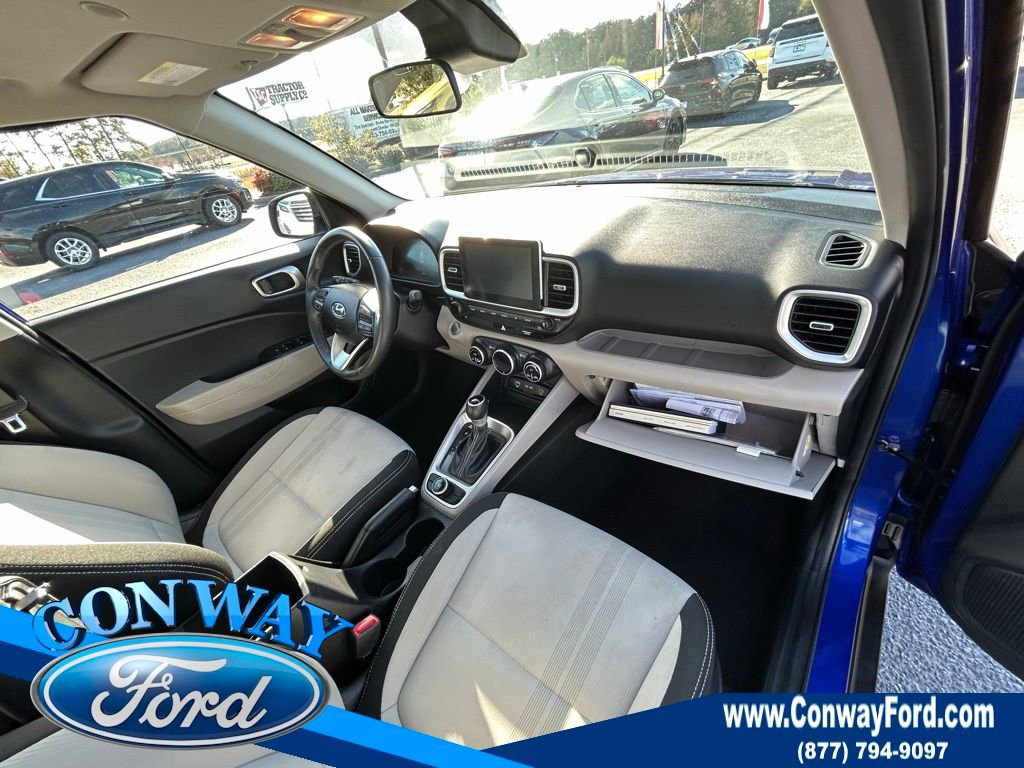 Used 2024 Hyundai Venue SEL image 24