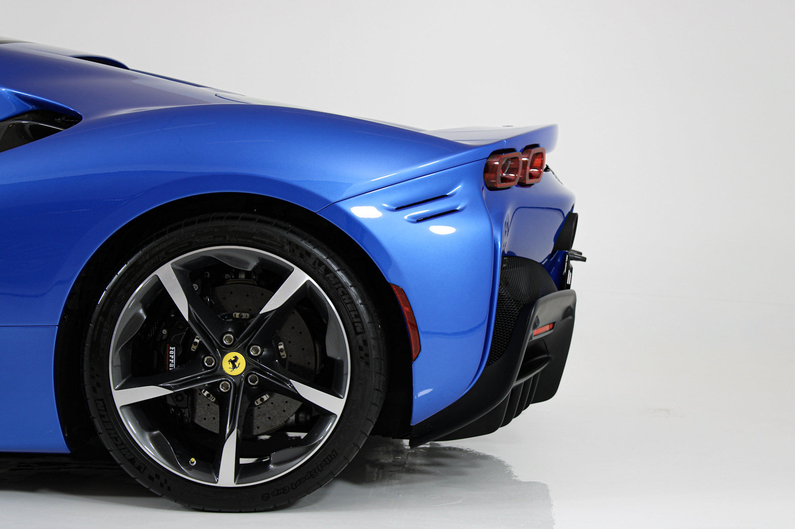 Certified 2022 Ferrari SF90 Stradale AWD/4WD image 30