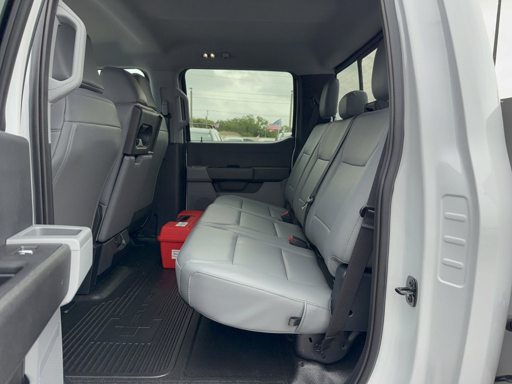 New 2026 Ford F350 XL w/ XL Chrome Package image 15