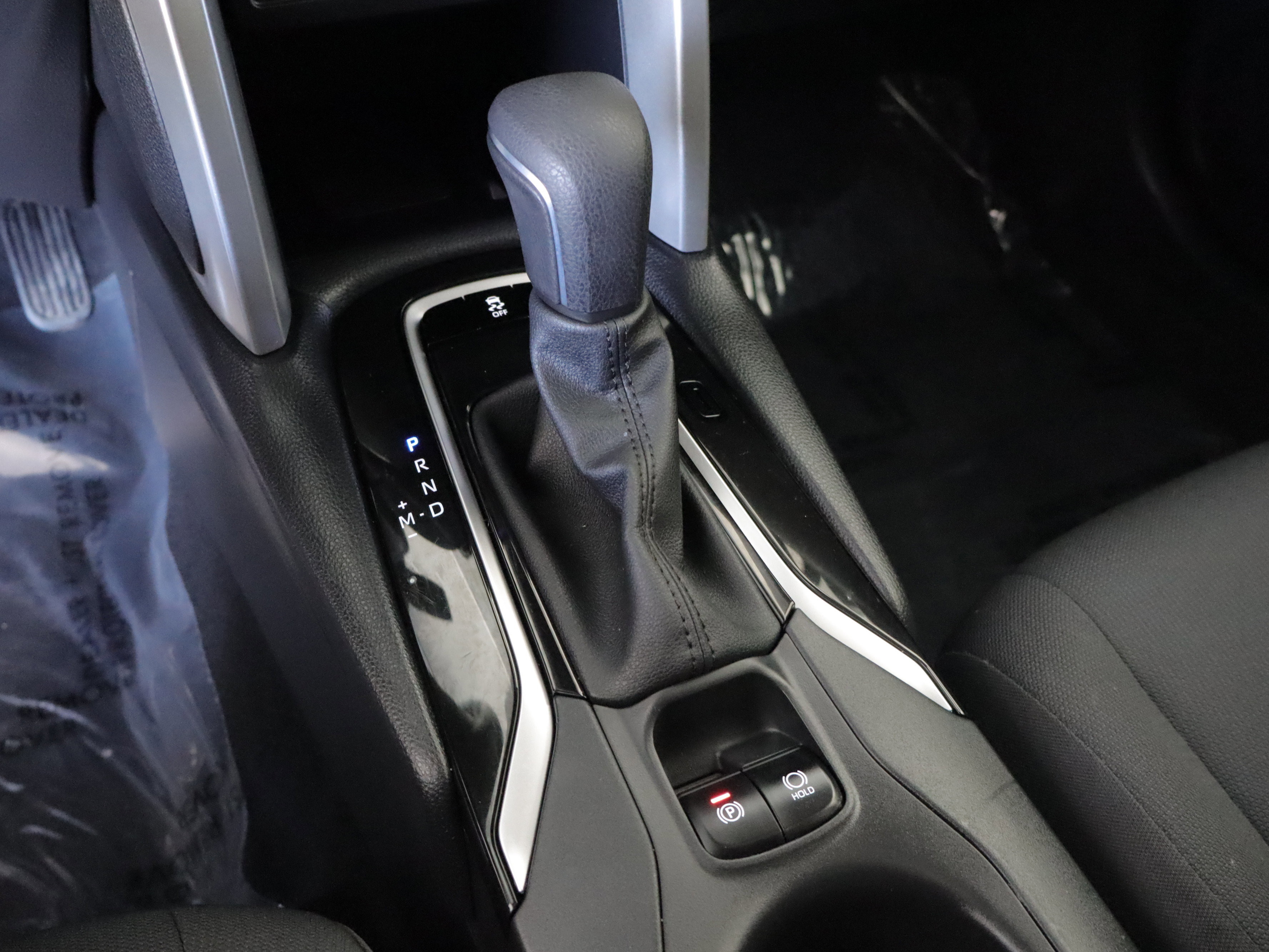 Used 2023 Toyota Corolla Cross LE w/ Moonroof Package image 17