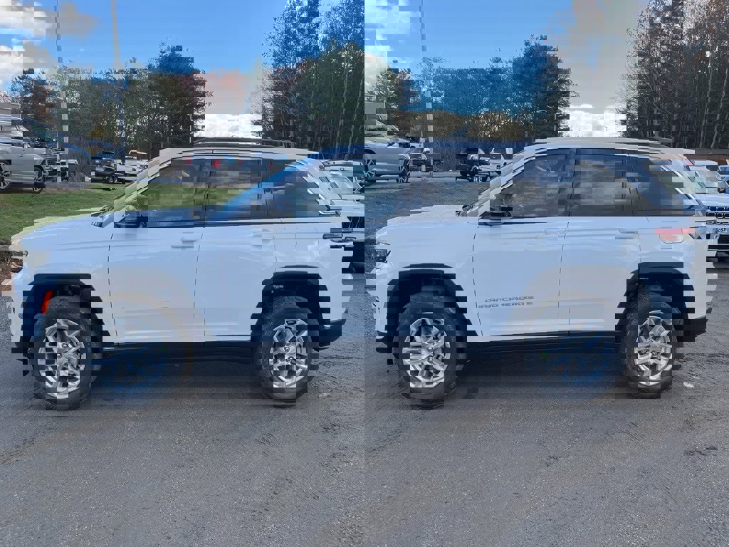 New 2025 Jeep Grand Cherokee Laredo X image 4