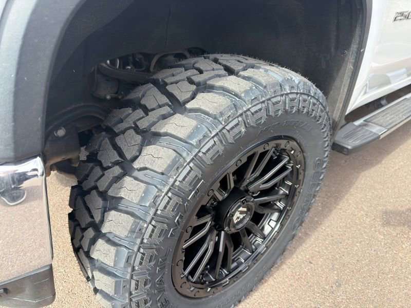 Used 2021 Chevrolet Silverado 2500 LT w/ Convenience Package image 24