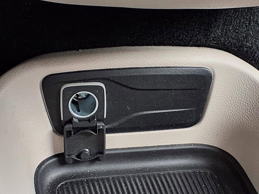 Used 2024 Chrysler Pacifica Touring-L image 25