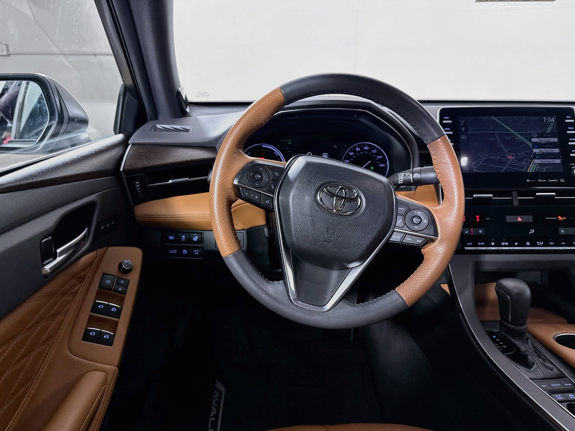 Certified 2019 Toyota Avalon Limited w/ Advanced Safety Package FWD image 22