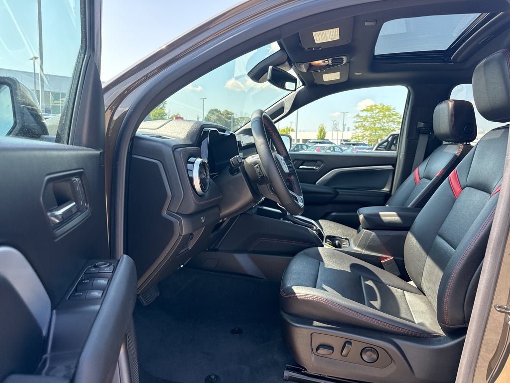 Certified 2023 Chevrolet Colorado Z71 w/ Z71 Convenience Package 2 AWD/4WD image 12