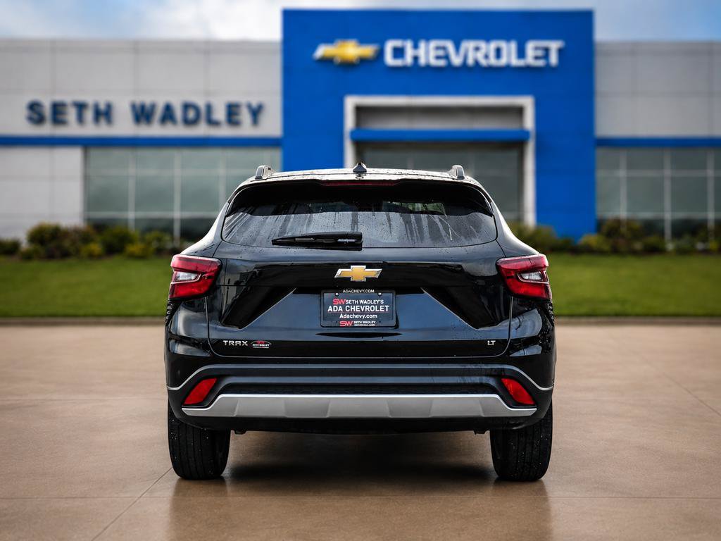 Used 2025 Chevrolet Trax LT FWD image 6