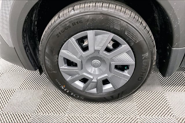 New 2027 Nissan Kicks S FWD image 12