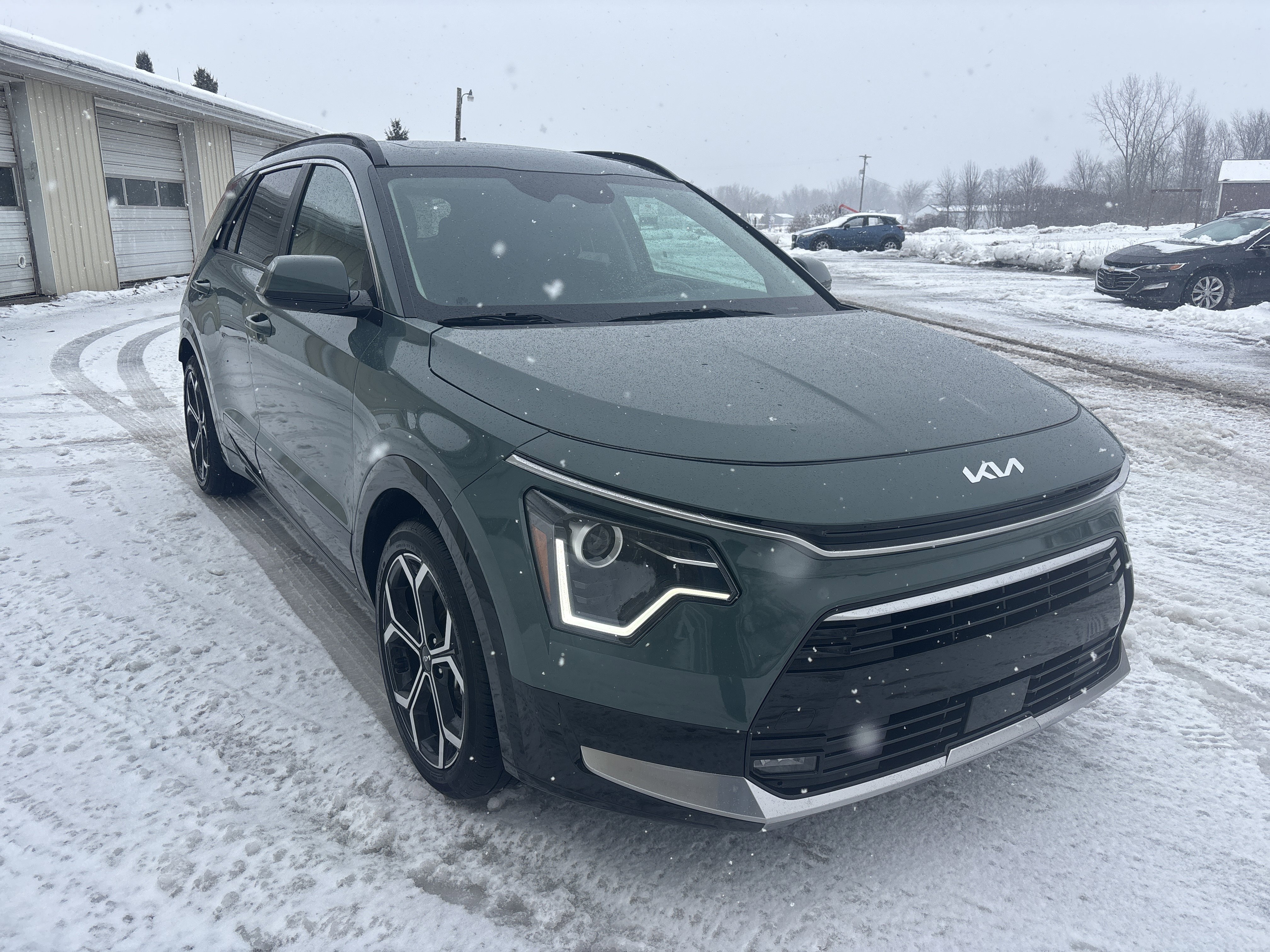 Used 2023 Kia Niro EX Touring