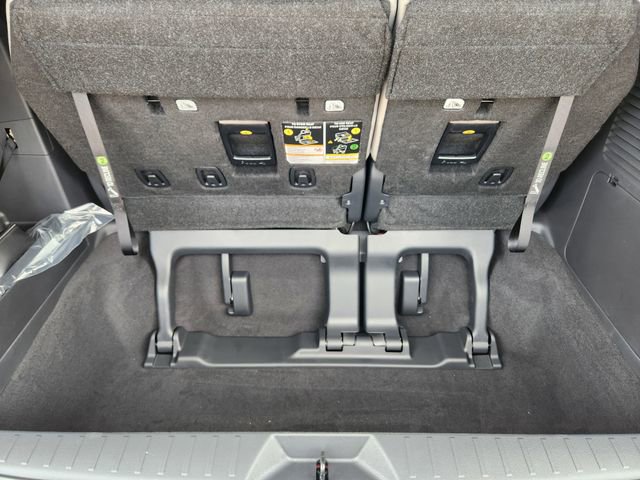 New 2026 Toyota Sienna XLE FWD image 24
