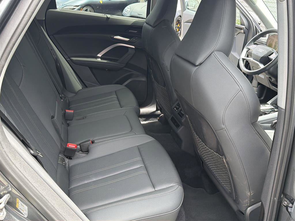 Used 2025 Audi Q5 Premium Plus w/ Premium Plus AWD/4WD image 14