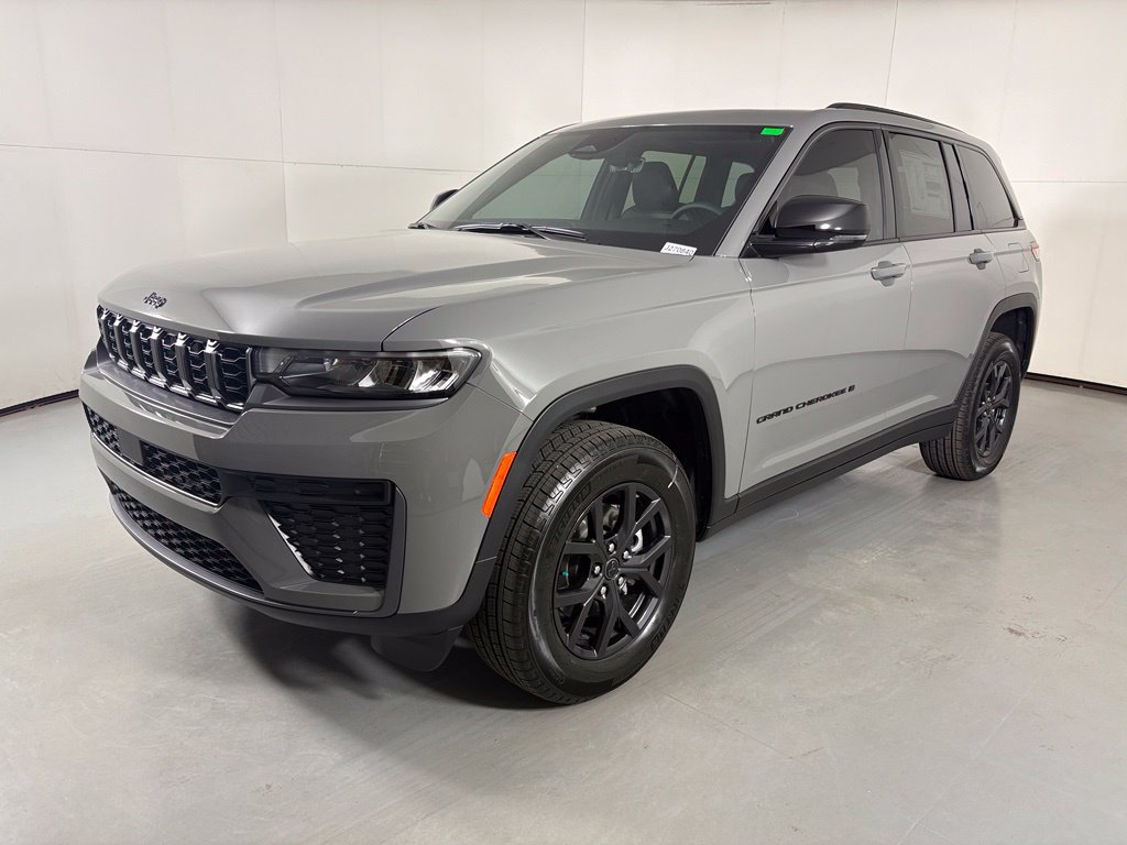 New 2027 Jeep Grand Cherokee Altitude RWD image 4