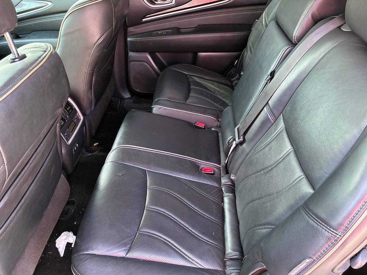 Used 2020 INFINITI QX60 Luxe w/ Essential Package FWD image 6