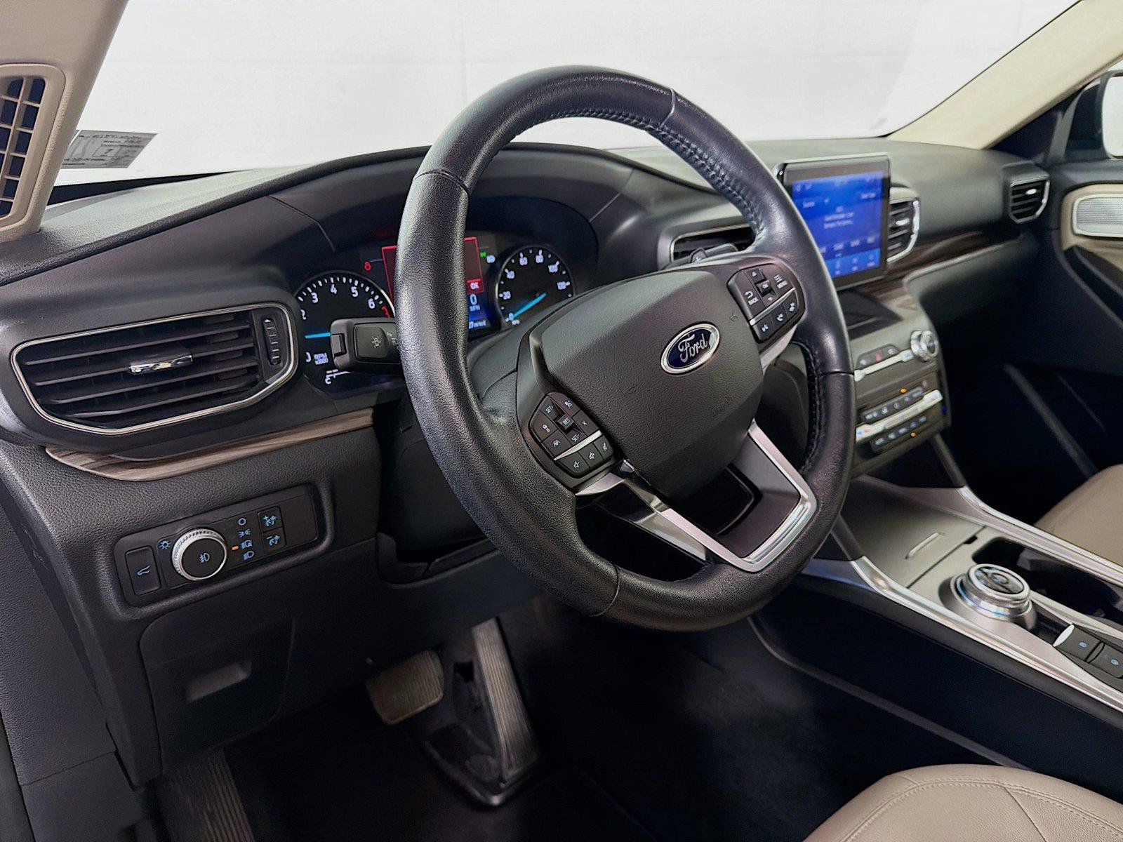Used 2020 Ford Explorer Limited AWD/4WD image 16