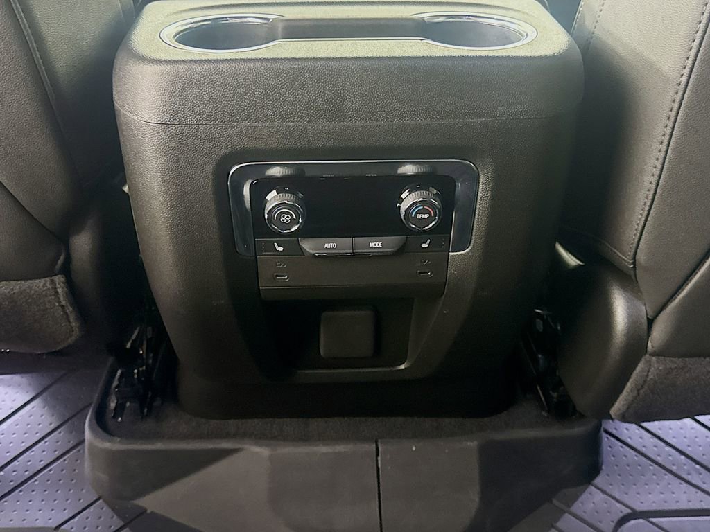 Used 2025 Chevrolet Tahoe Premier RWD image 27