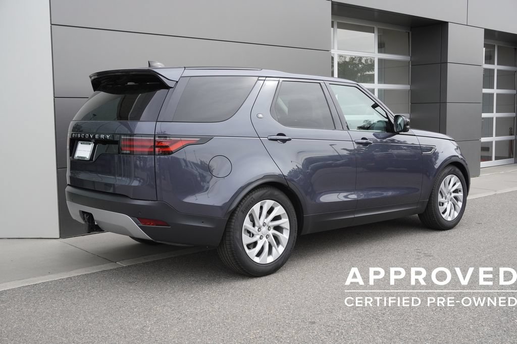 Used 2025 Land Rover Discovery S AWD/4WD image 4