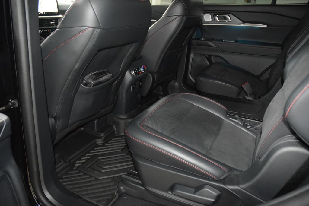 Used 2025 Ford Explorer ST w/ Sun And Sound Package AWD/4WD image 36