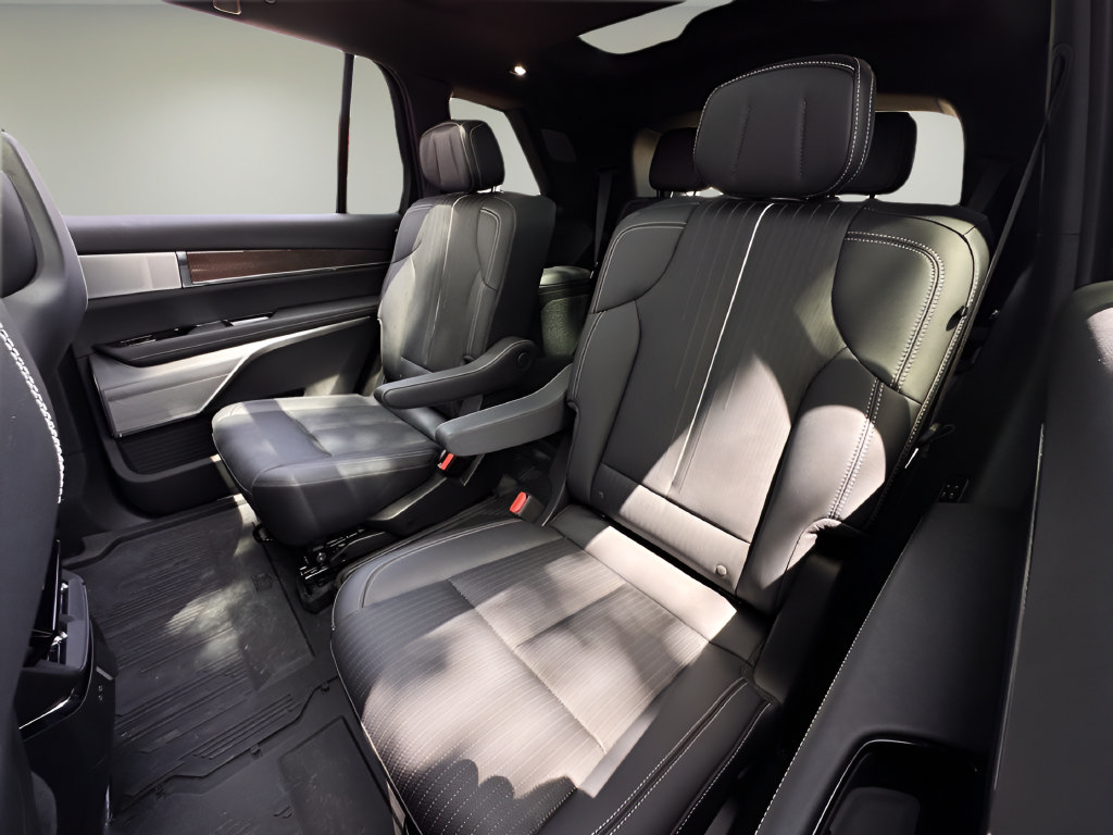 Used 2026 Cadillac Vistiq Sport w/ LPO, Floor Liner Package AWD/4WD image 20