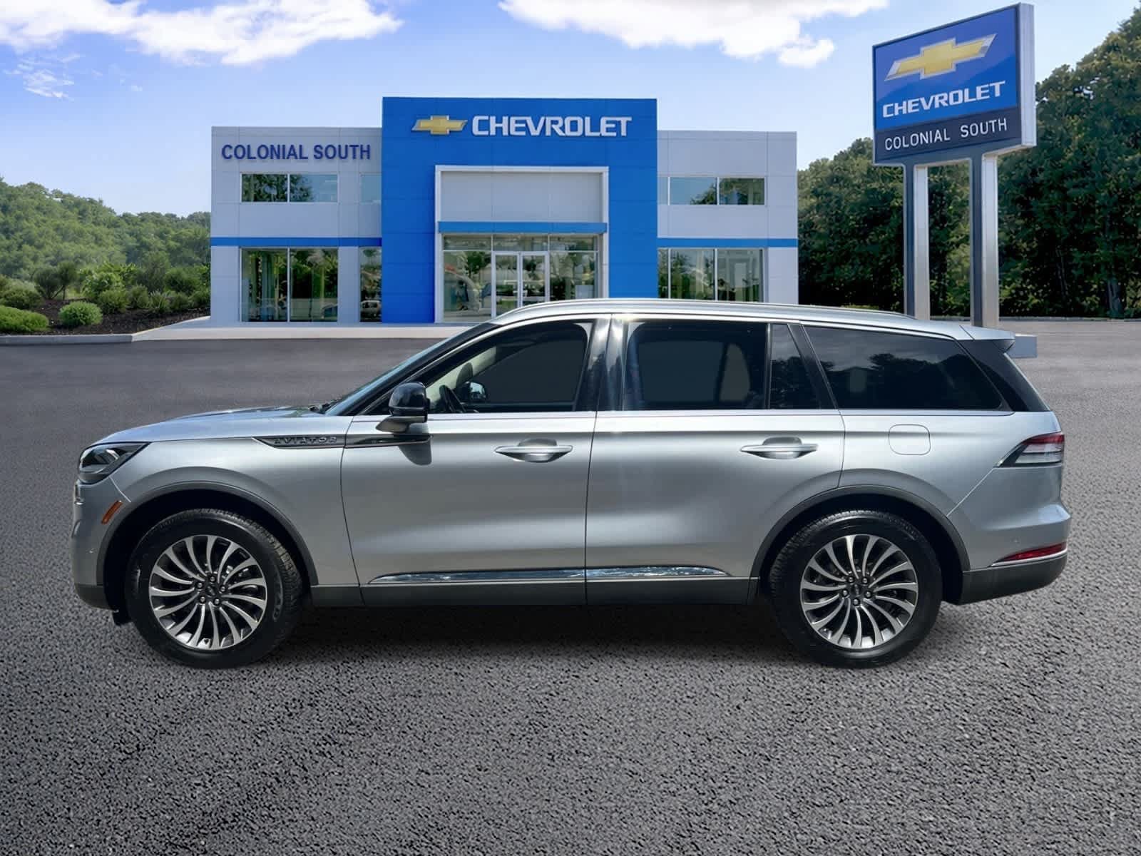 Used 2020 Lincoln Aviator Reserve AWD/4WD image 3
