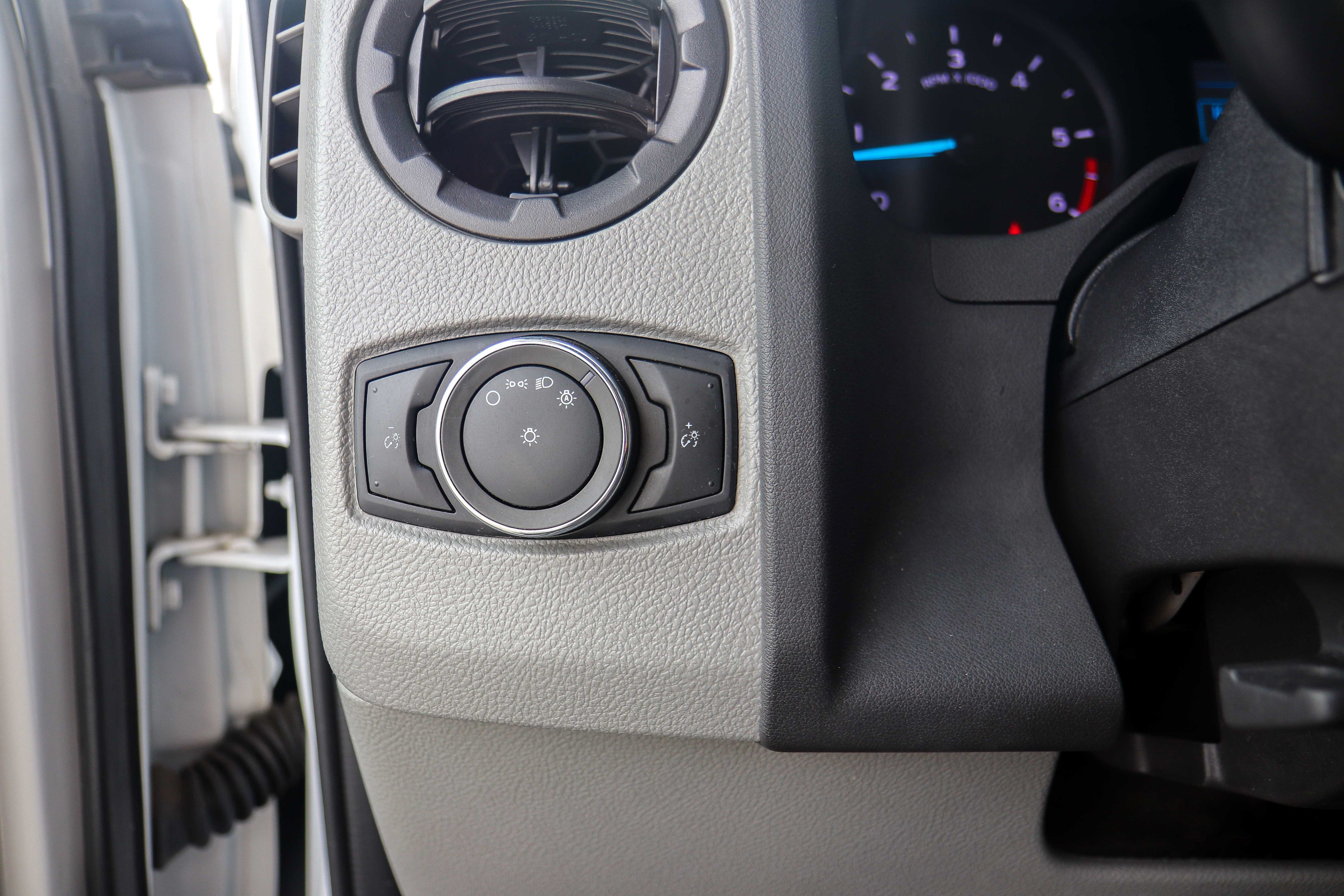 Used 2021 Ford E-450 and Econoline 450 Super Duty w/ Power Windows & Locks Group RWD image 19