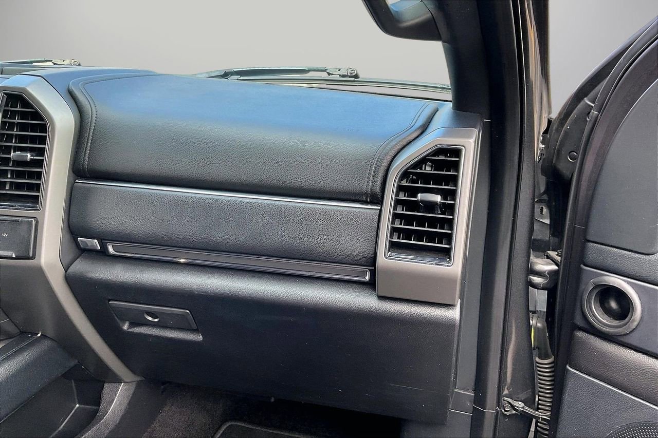 Used 2018 Ford Expedition XLT w/ Equipment Group 202A image 22