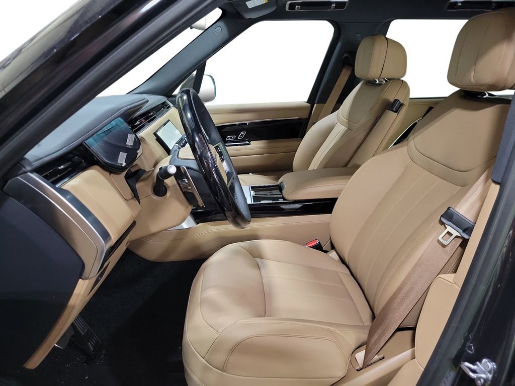New 2025 Land Rover Range Rover Long Wheelbase SE image 13