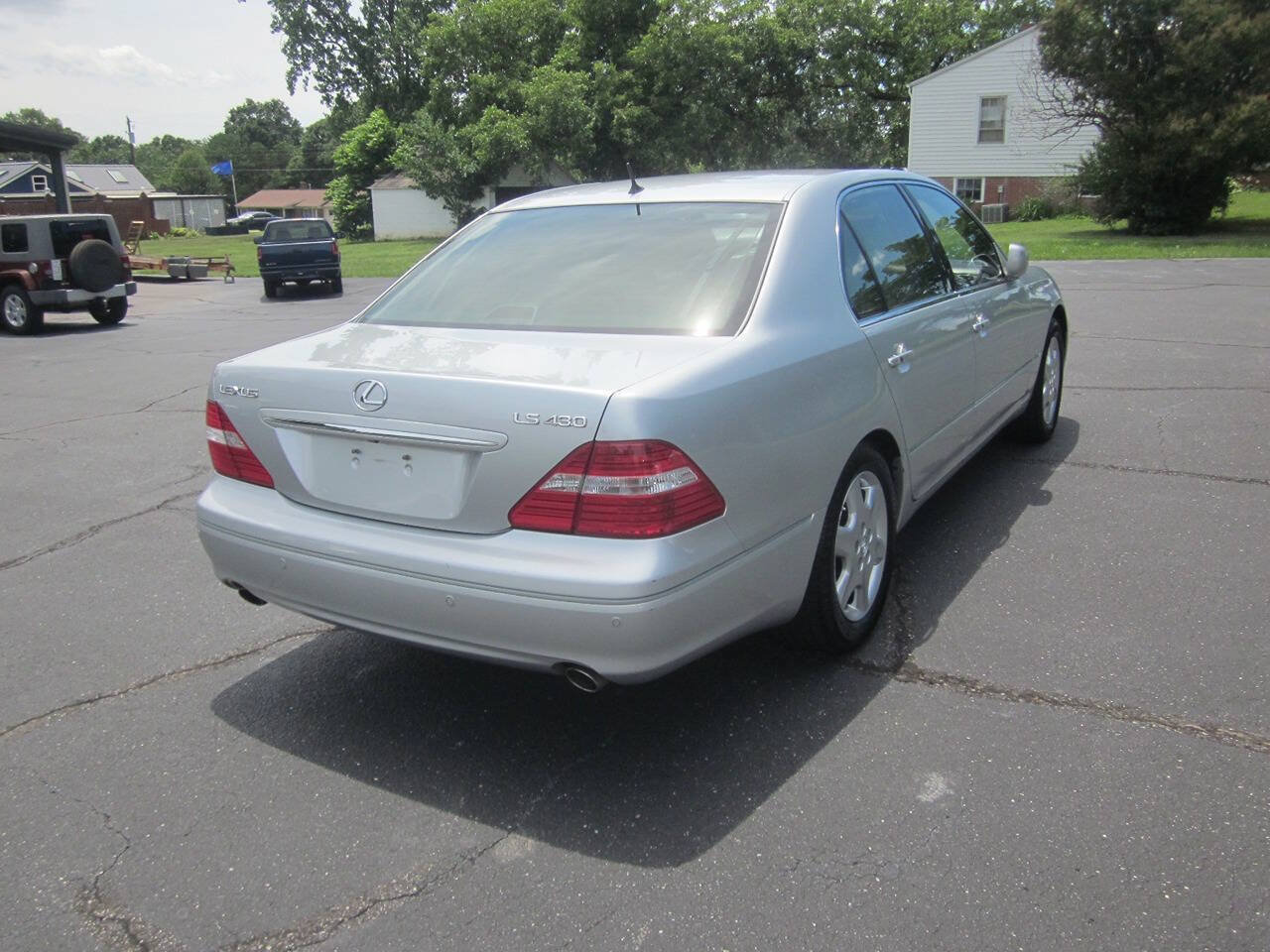 Used 2004 Lexus LS 430 RWD image 6