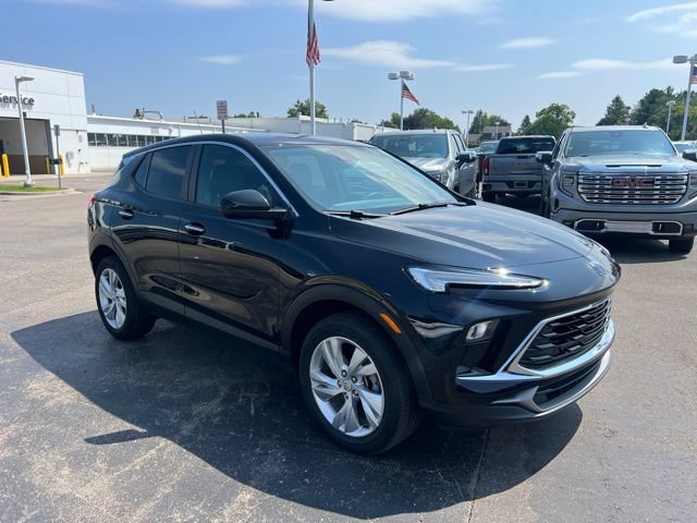 Used 2024 Buick Encore GX Preferred w/ Comfort Package AWD/4WD image 3
