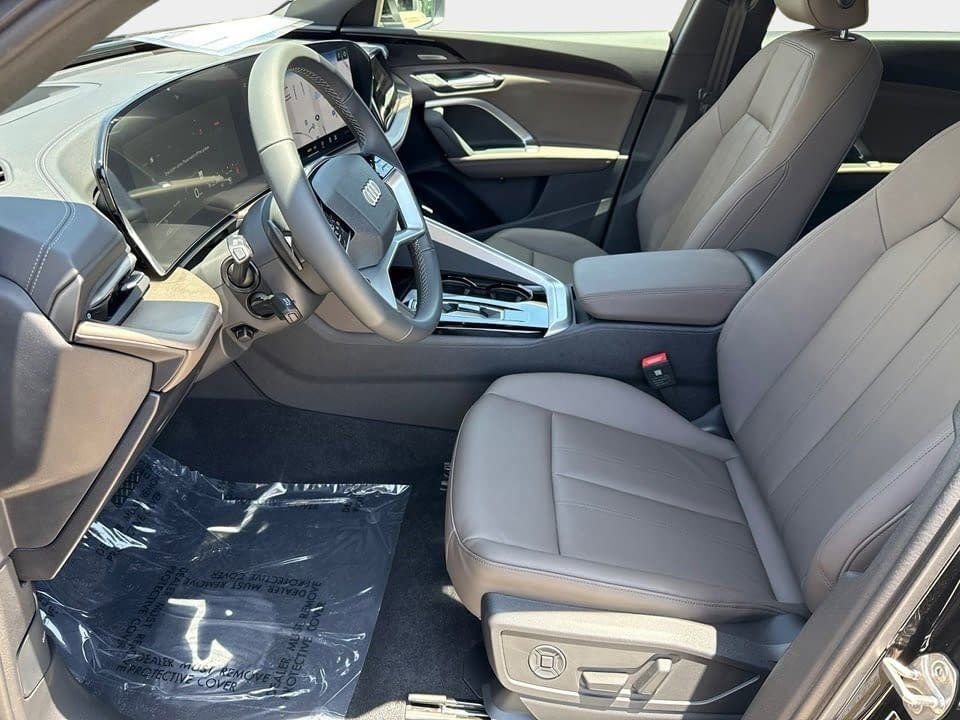 Certified 2025 Audi Q5 Premium Plus w/ Premium Plus AWD/4WD image 16