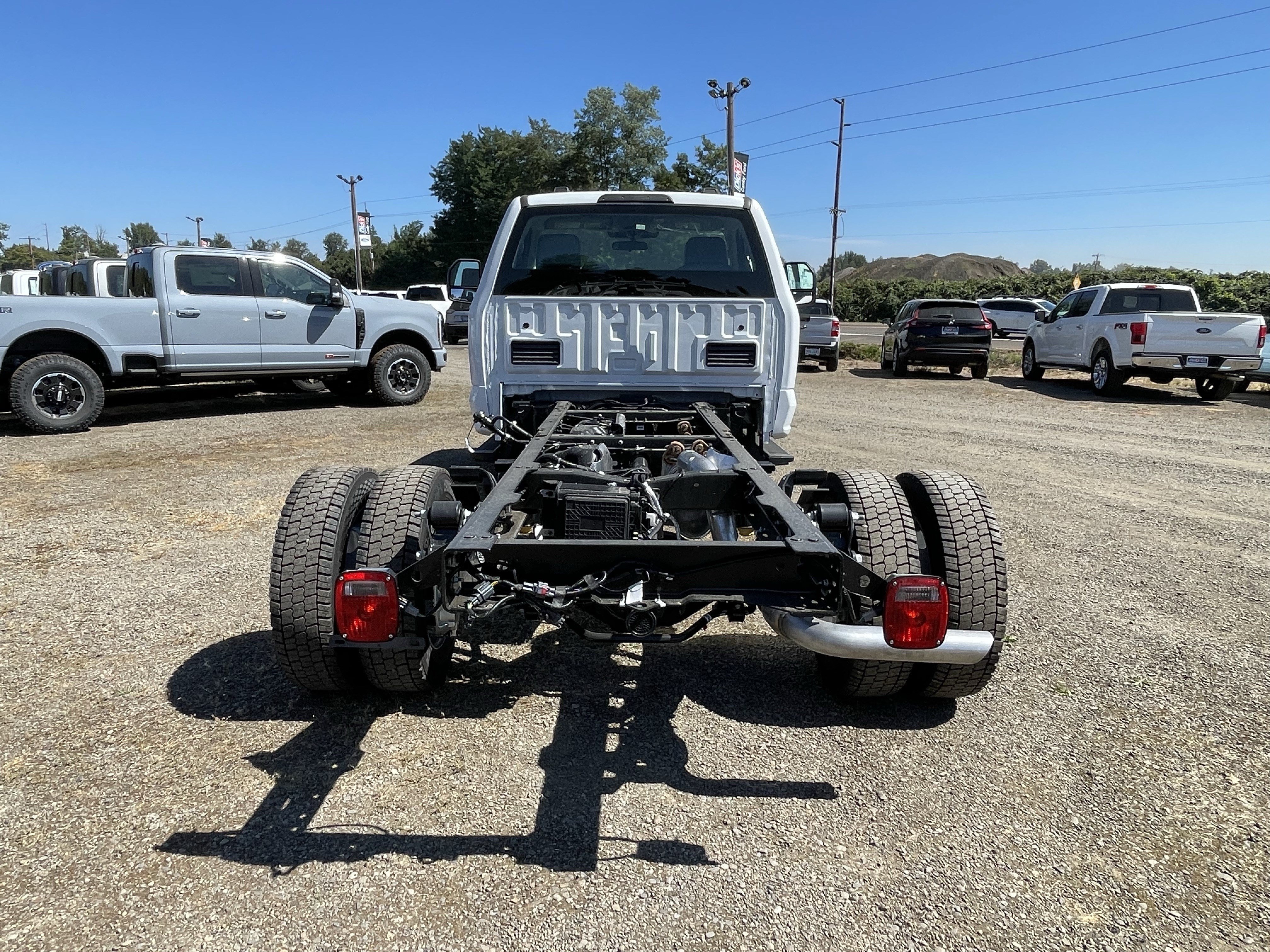 New 2026 Ford F550 2WD Regular Cab Super Duty image 4