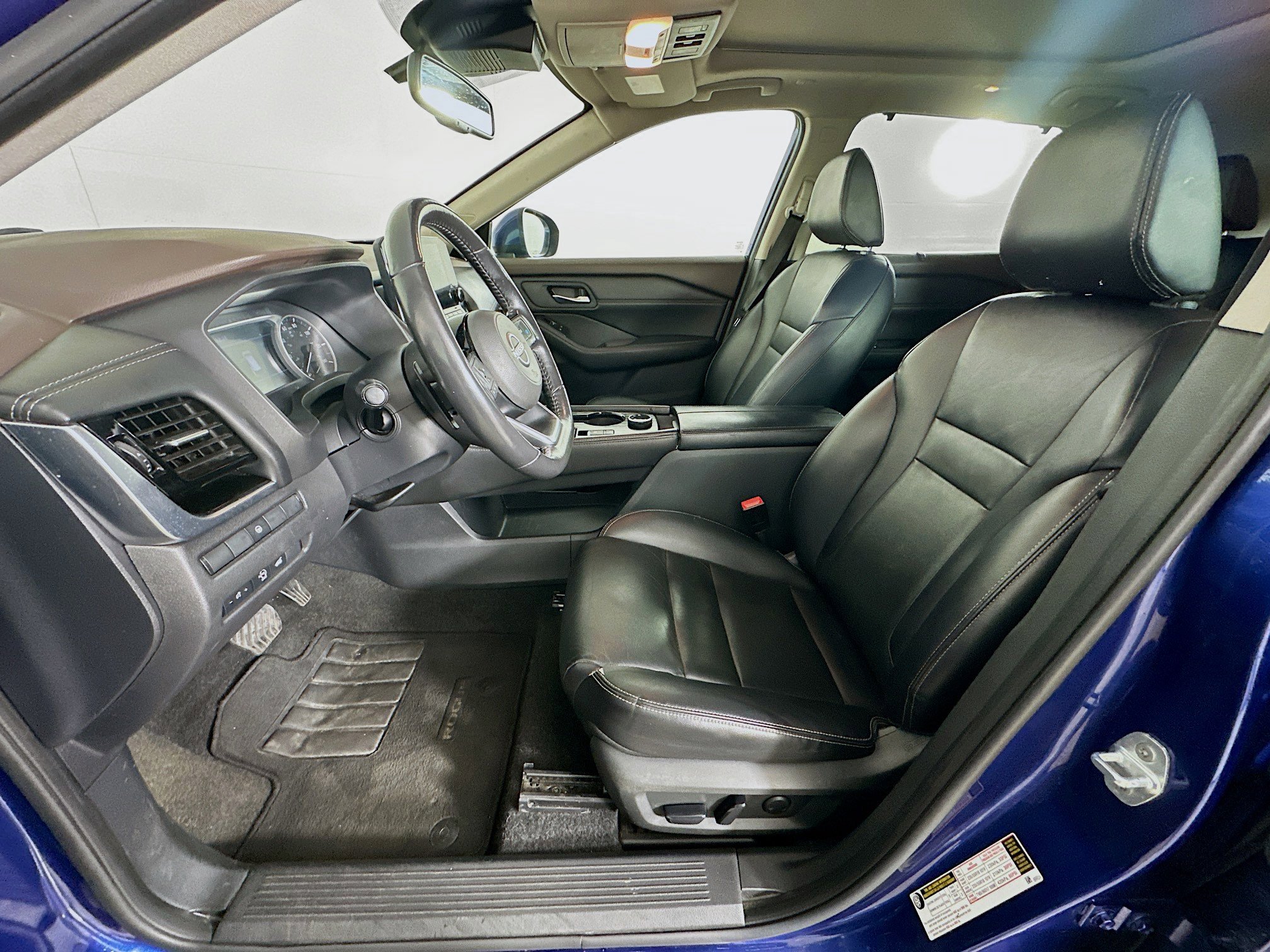 Used 2023 Nissan Rogue SL w/ SL Premium Package image 13