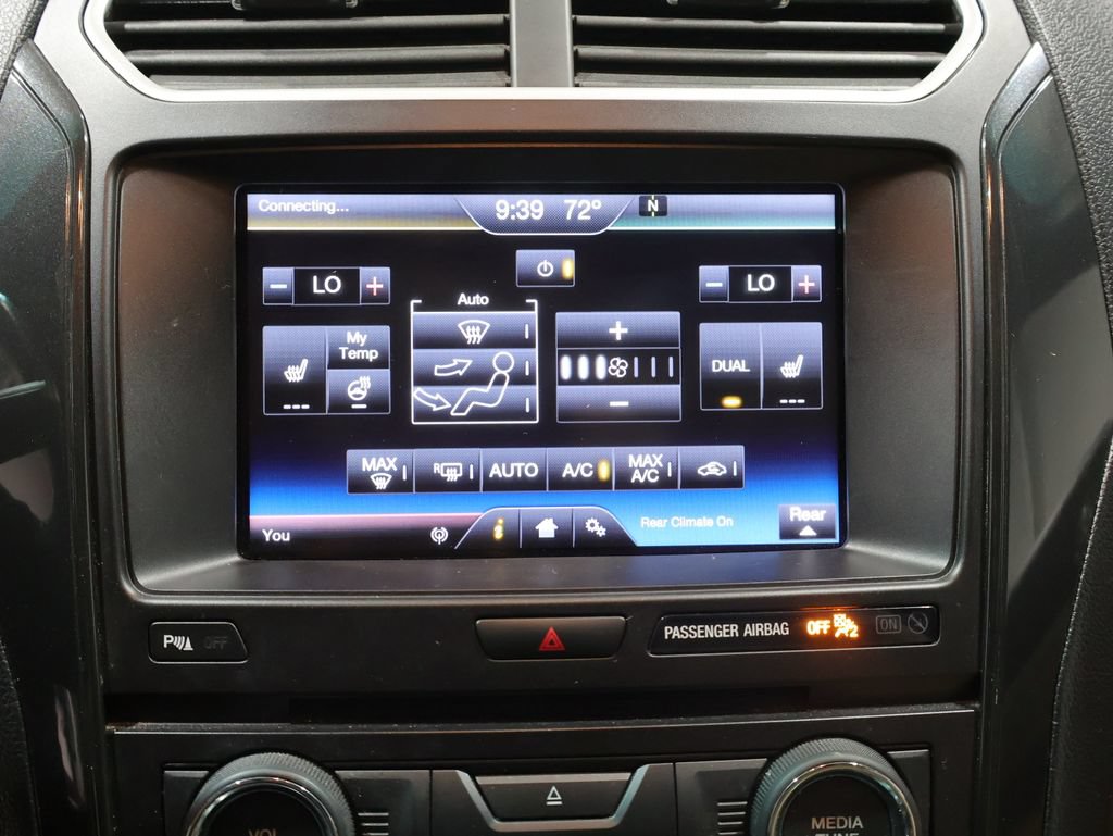 Used 2016 Ford Explorer XLT w/ Equipment Group 202A AWD/4WD image 36