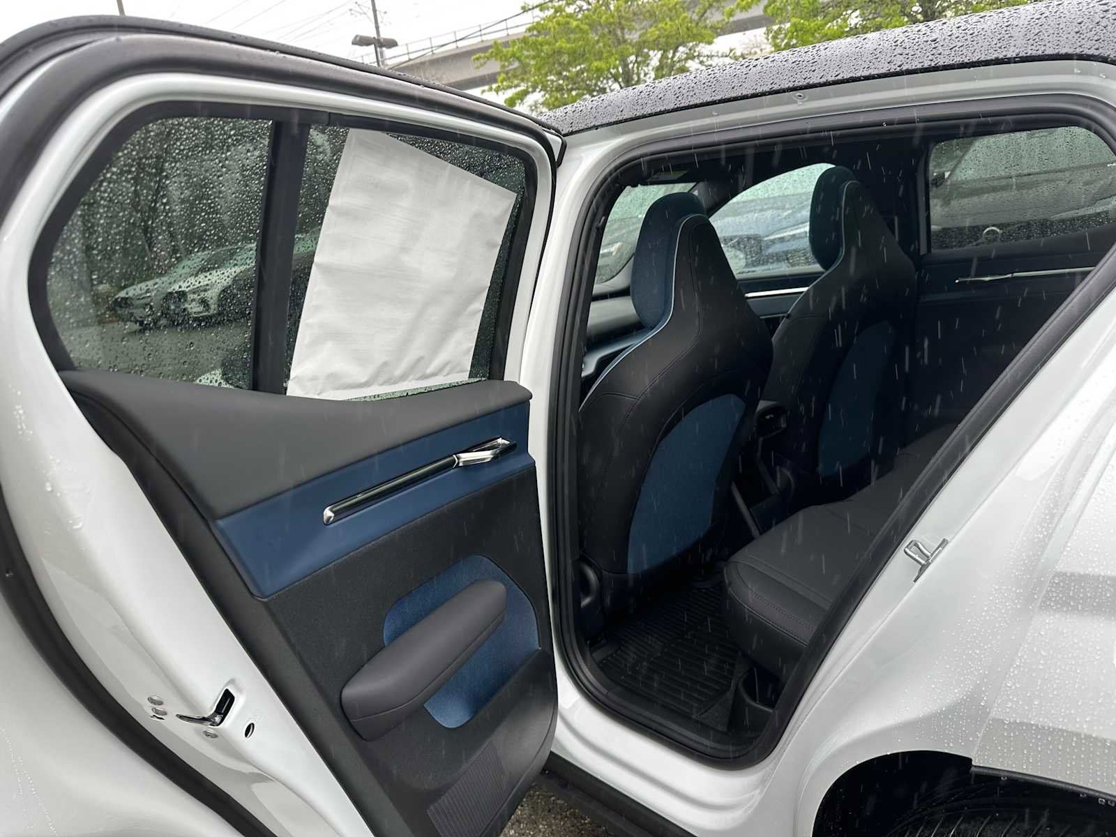 New 2026 Volvo EX30 Plus w/ Protection Package Premier AWD/4WD image 16