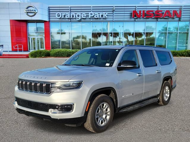 Used 2024 Jeep Wagoneer L 4WD image 4