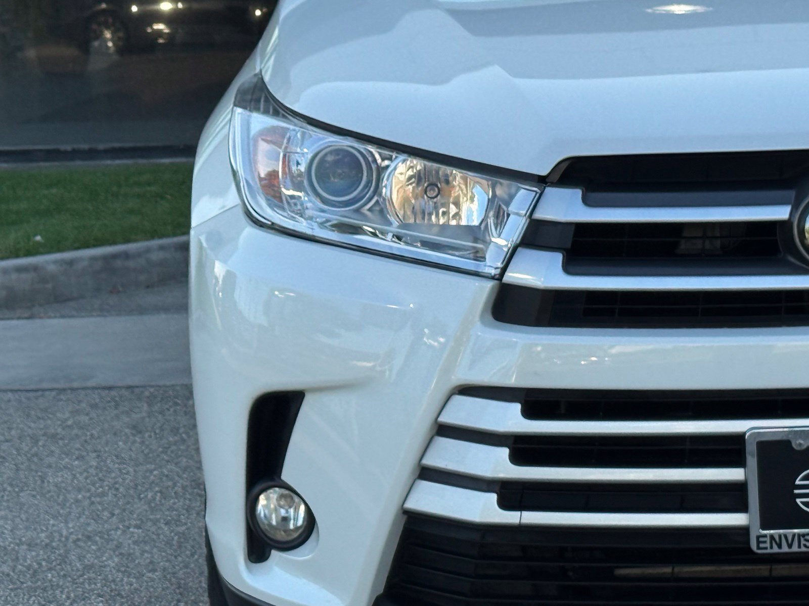 Used 2018 Toyota Highlander XLE FWD image 7