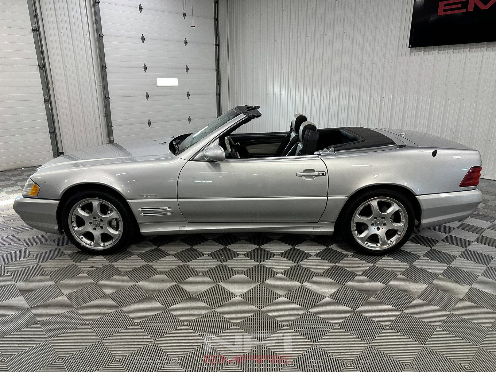 Used 2002 Mercedes-Benz SL 500 image 4