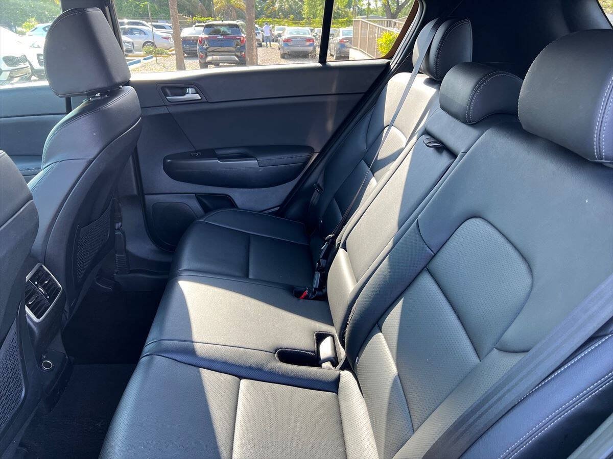 Used 2022 Kia Sportage Nightfall Edition AWD/4WD image 9