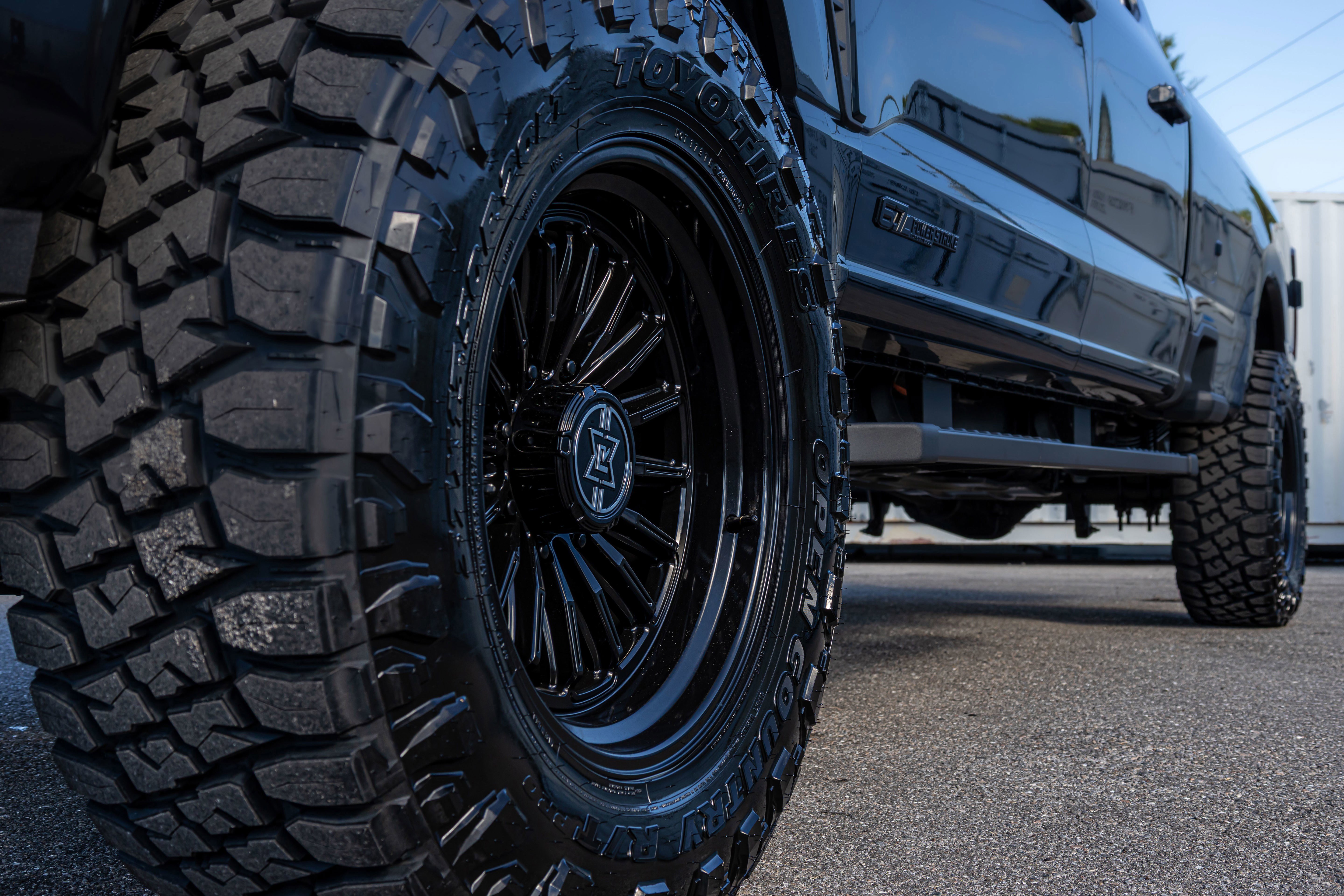 New 2025 Ford F350 Lariat w/ Lariat Ultimate Package image 23