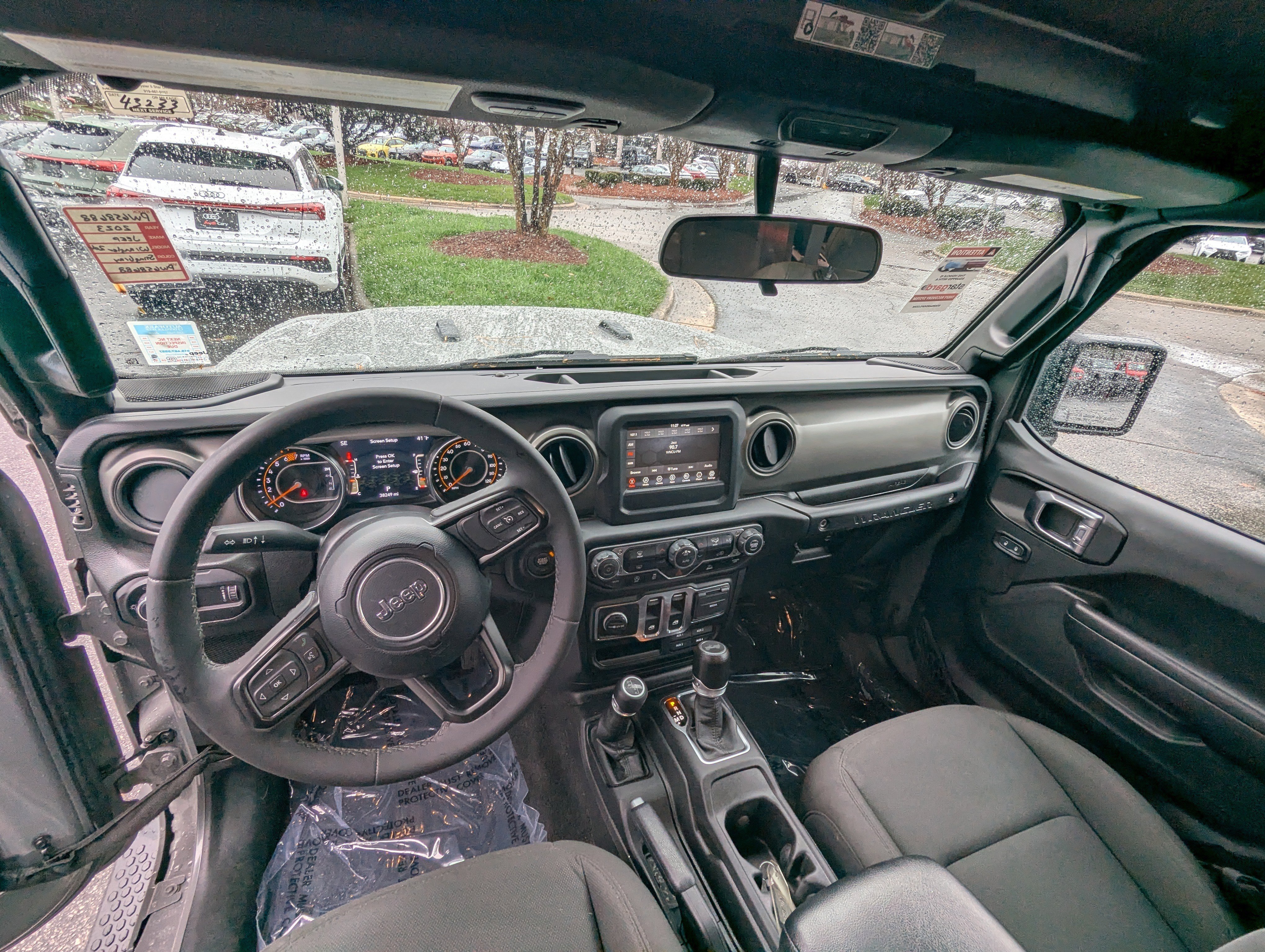 Used 2023 Jeep Wrangler Sport S image 11