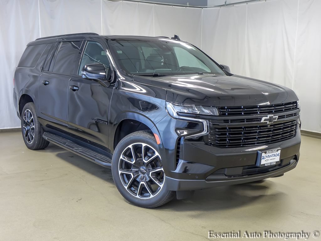 Used 2024 Chevrolet Suburban RST w/ Luxury Package AWD/4WD image 2