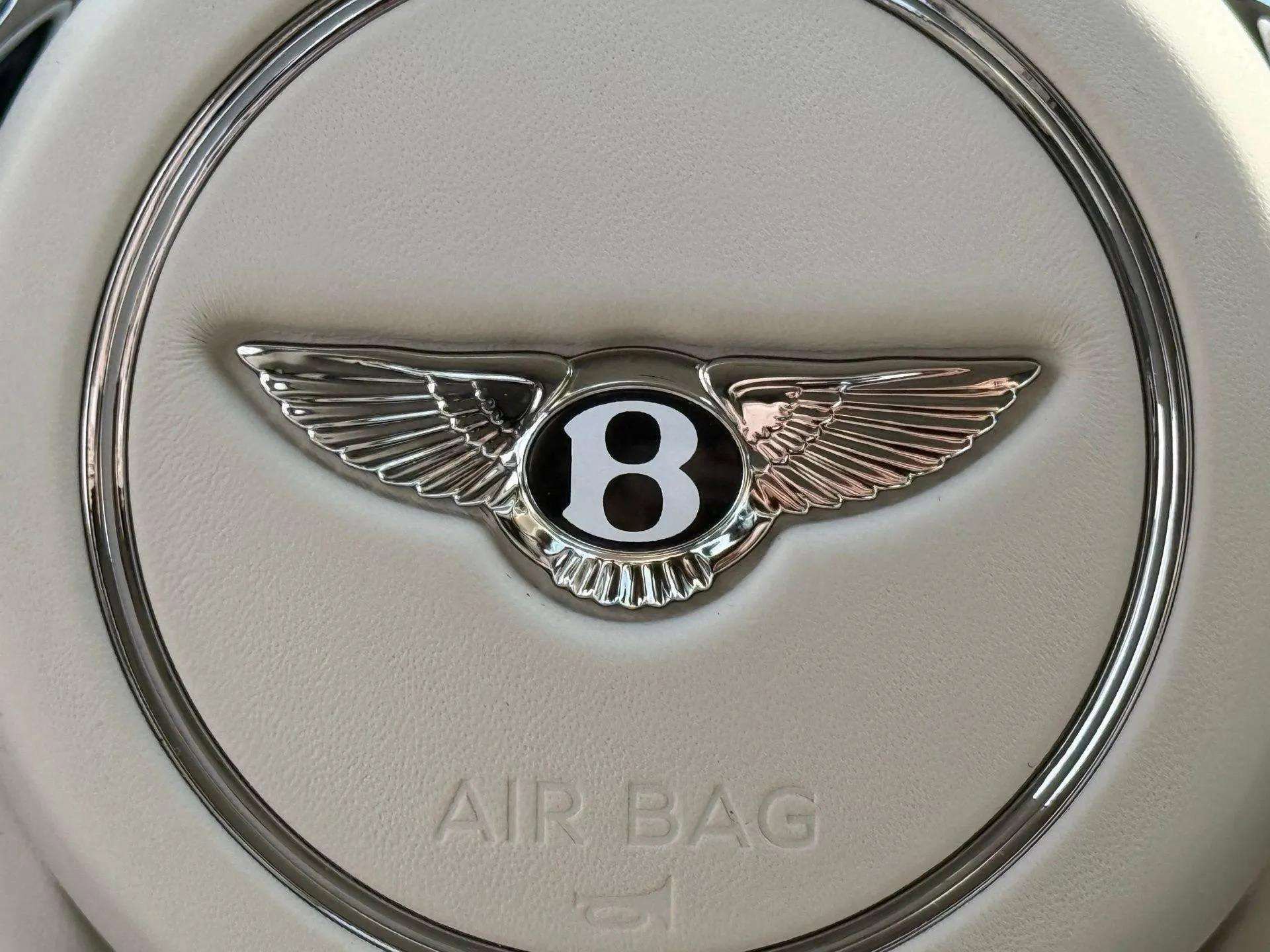 New 2026 Bentley Flying Spur Plug-In Hybrid image 41