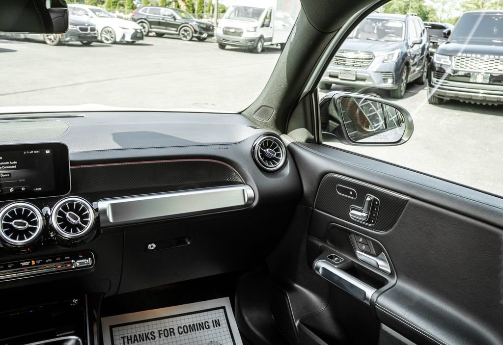 Used 2021 Mercedes-Benz GLB 250 4MATIC image 13