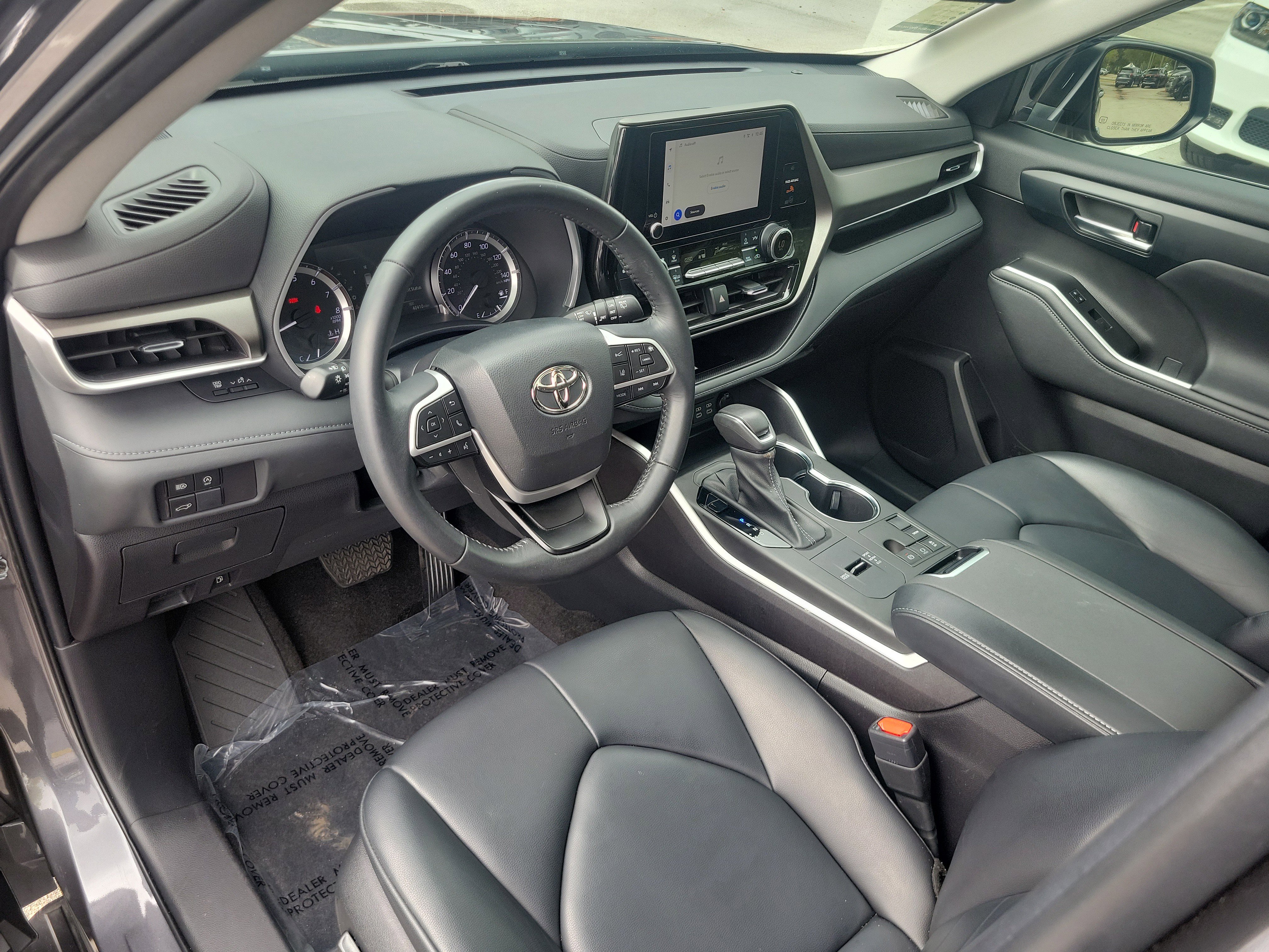 Used 2023 Toyota Highlander XLE FWD image 20