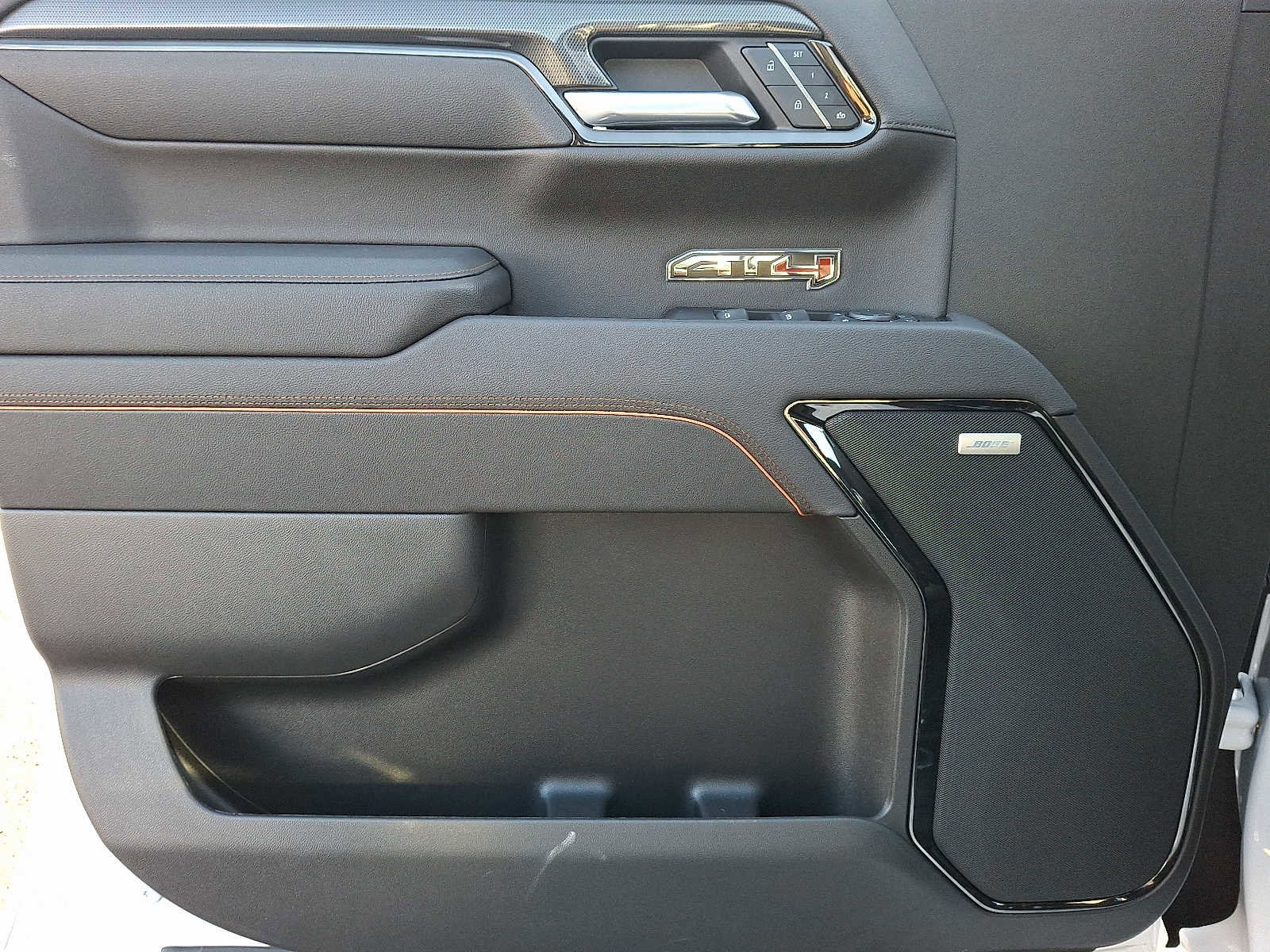 Used 2025 GMC Sierra 1500 AT4 w/ AT4 Premium Package image 12