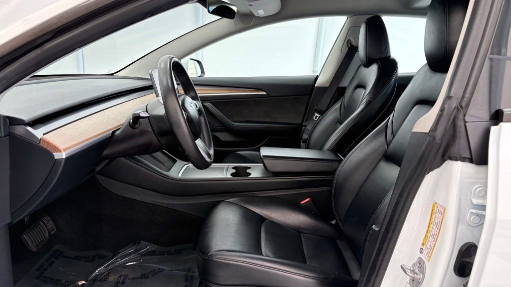 Used 2023 Tesla Model 3 Standard Range image 11
