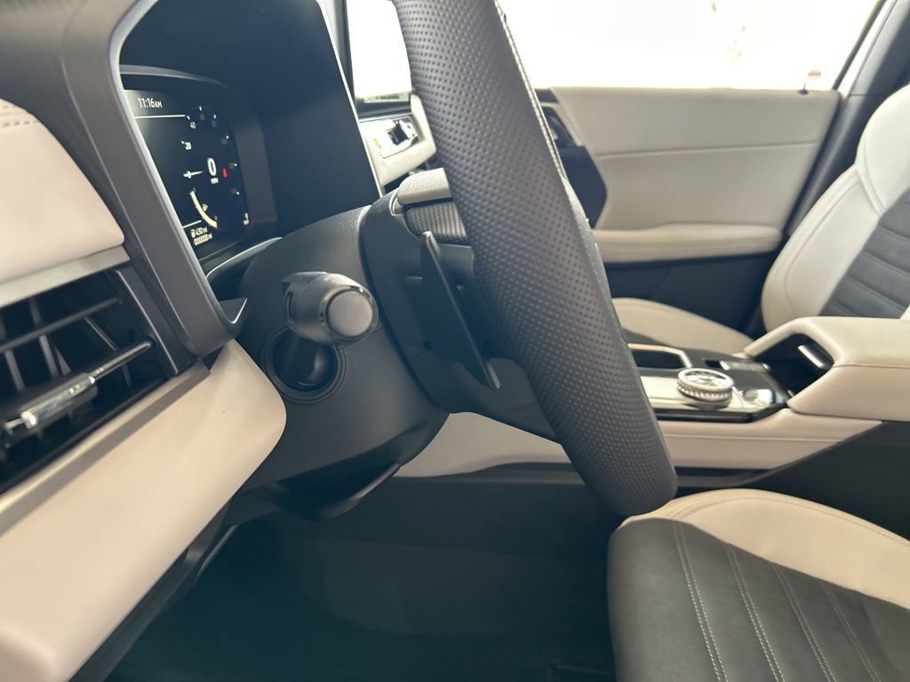 New 2026 Mitsubishi Outlander SE image 39