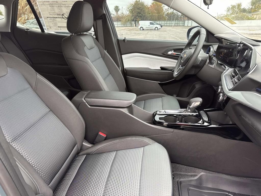 New 2026 Chevrolet Trax LT w/ Driver Confidence Package image 11