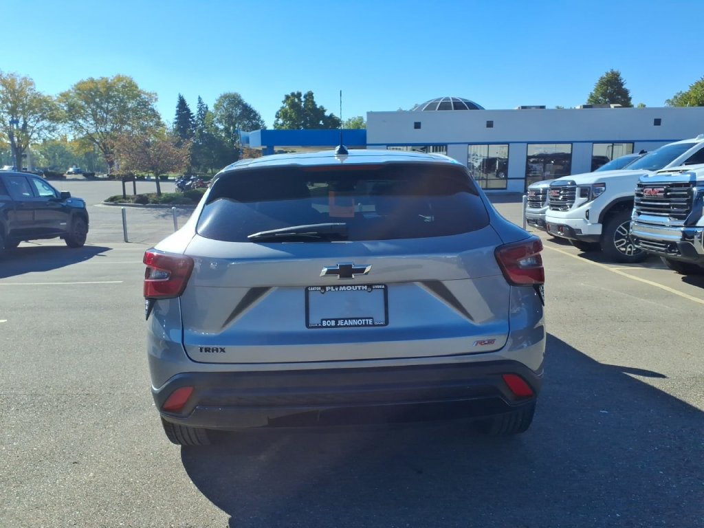 Certified 2024 Chevrolet Trax RS w/ Driver Confidence Package FWD image 6