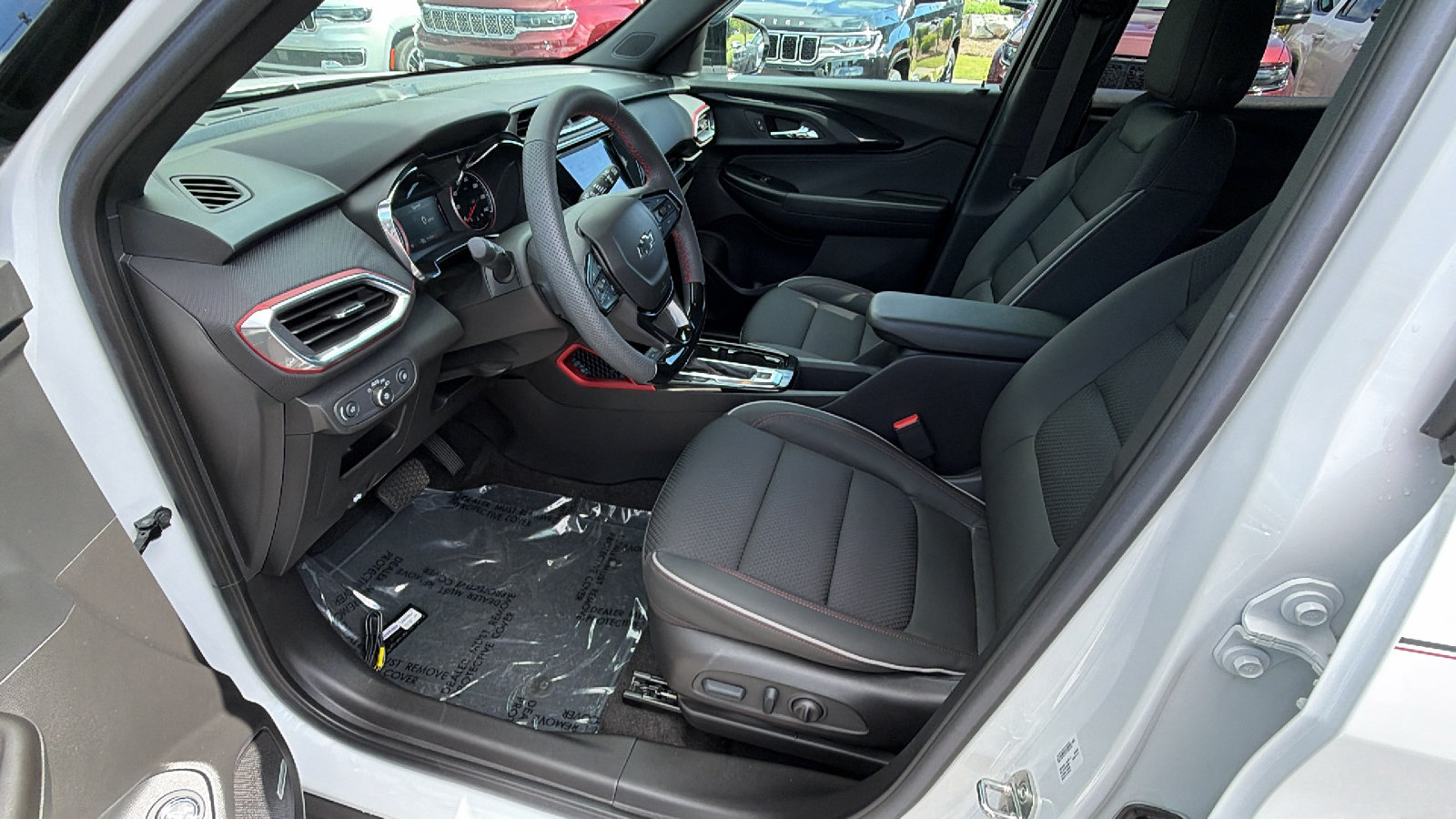 Used 2023 Chevrolet TrailBlazer RS w/ Sun and Liftgate Package FWD image 17