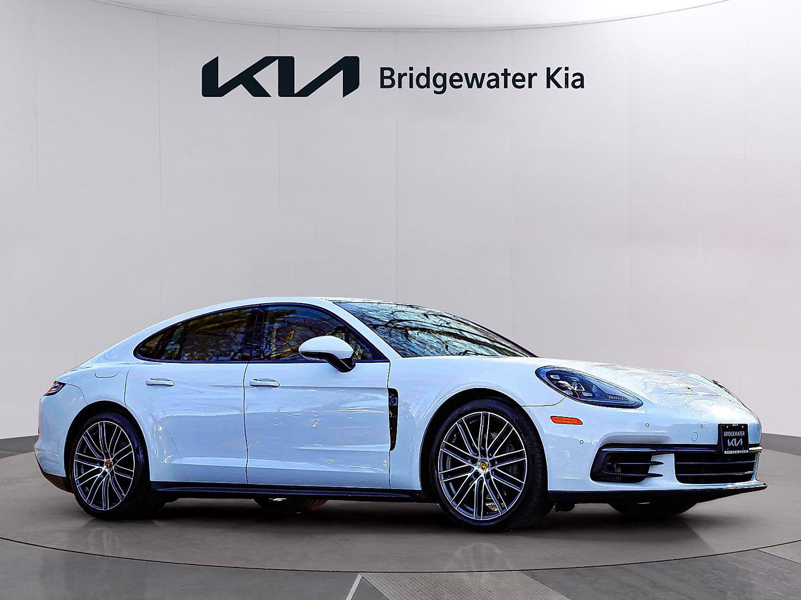 Used 2020 Porsche Panamera 4S w/ Premium Package Plus image 16