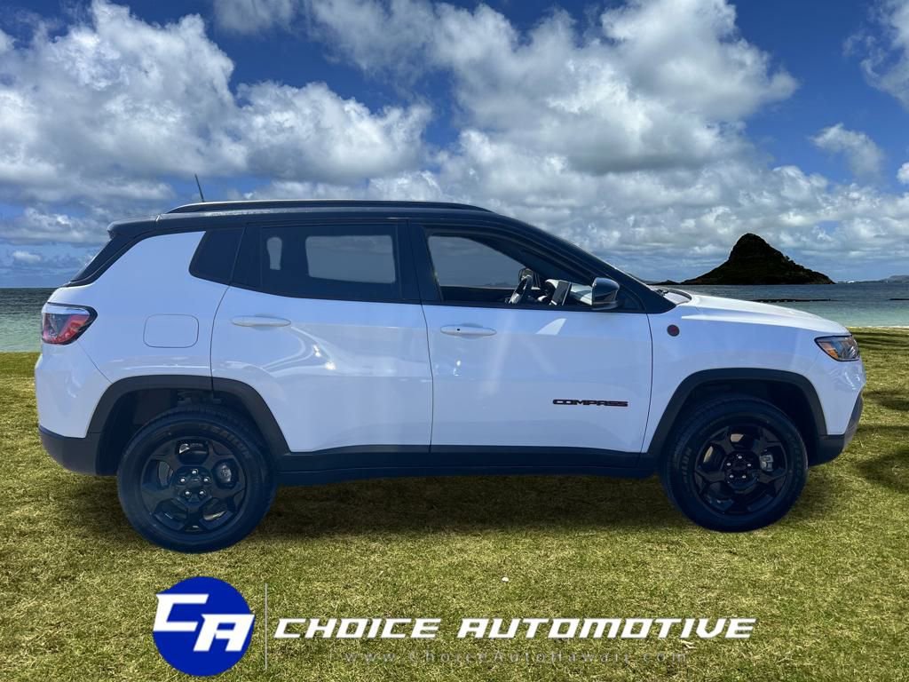 Used 2023 Jeep Compass Trailhawk image 10